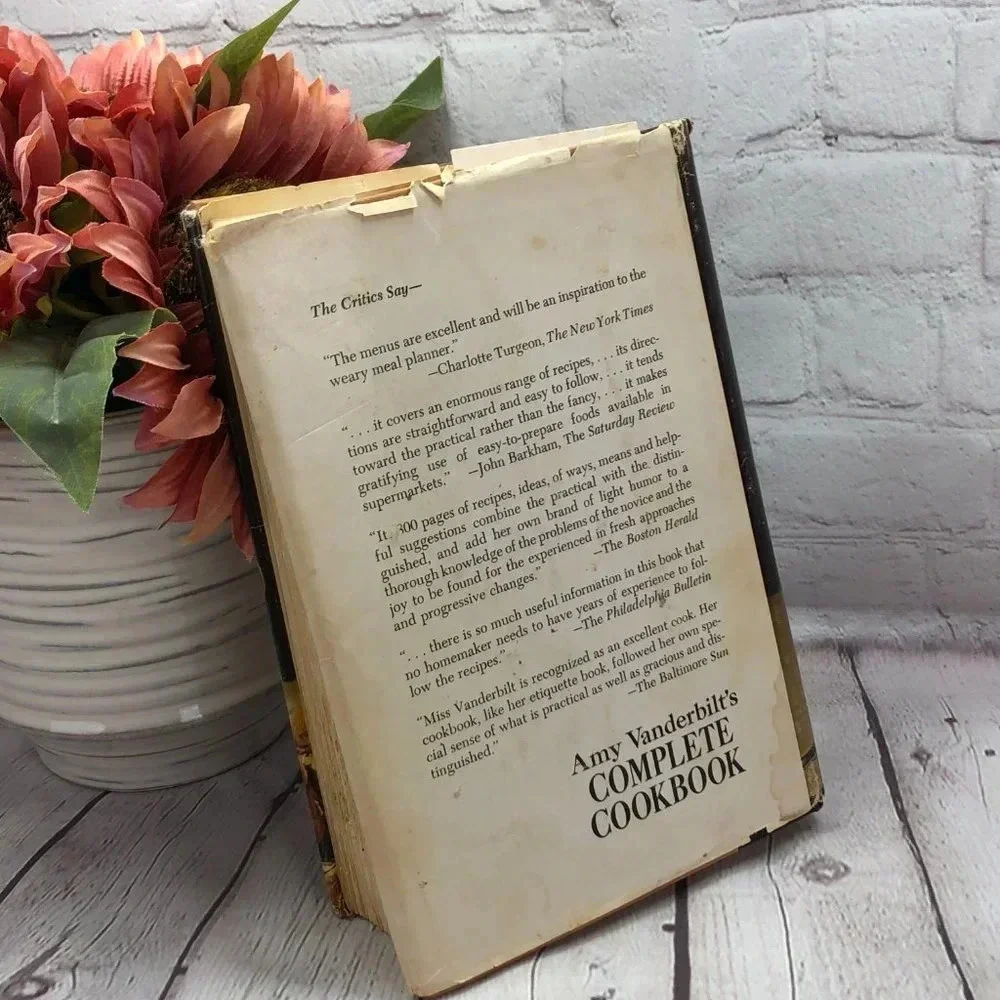 VINTAGE 1961 Amy Vanderbilt's COMPLETE cookbook farmhouse retro cottage